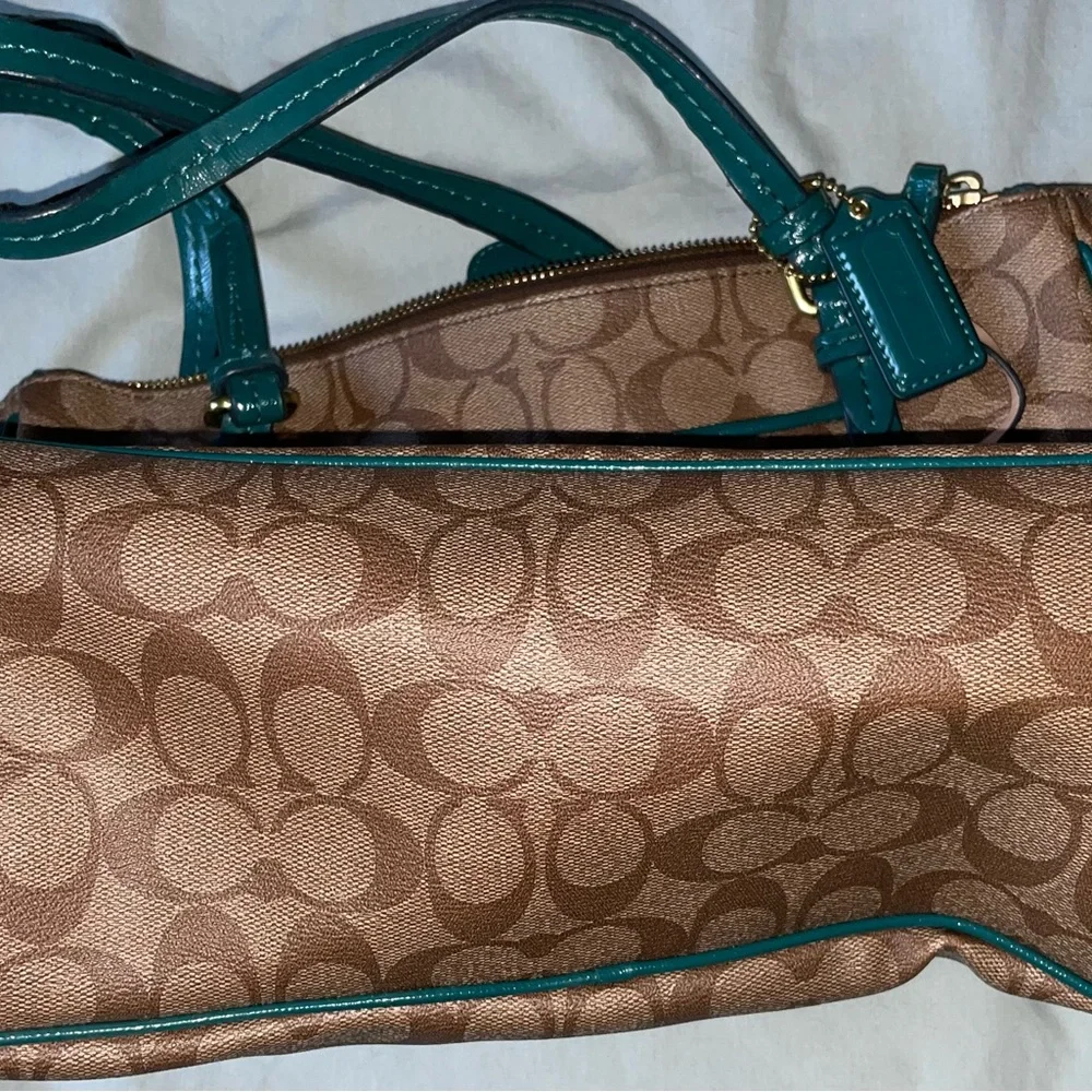 Coach shoulder bag - Picture 3 of 11